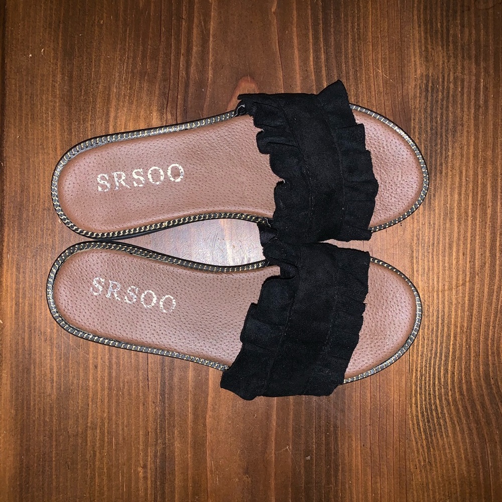 ◽️ Ruffle Slip On Shoes ◽️